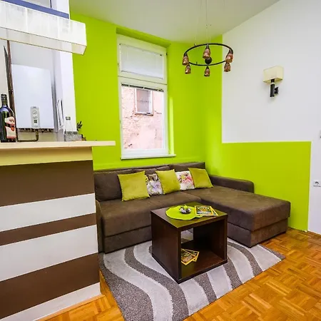 Cozy One Step From Cathedral - Best Location Daire *
