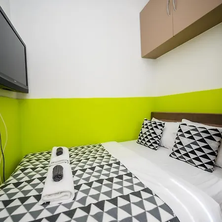 Cozy One Step From Cathedral - Best Location Daire